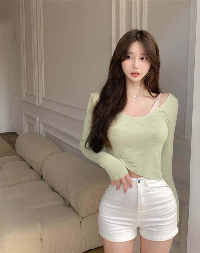 Real auction and real price design feeling pure desire wind female scheming fake two slim bottomed shirts and short top