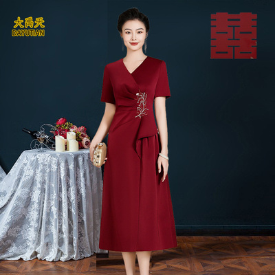 高端丈母娘妈妈婚宴礼服轻奢高级感喜婆婆装2025年新款夏季连衣裙