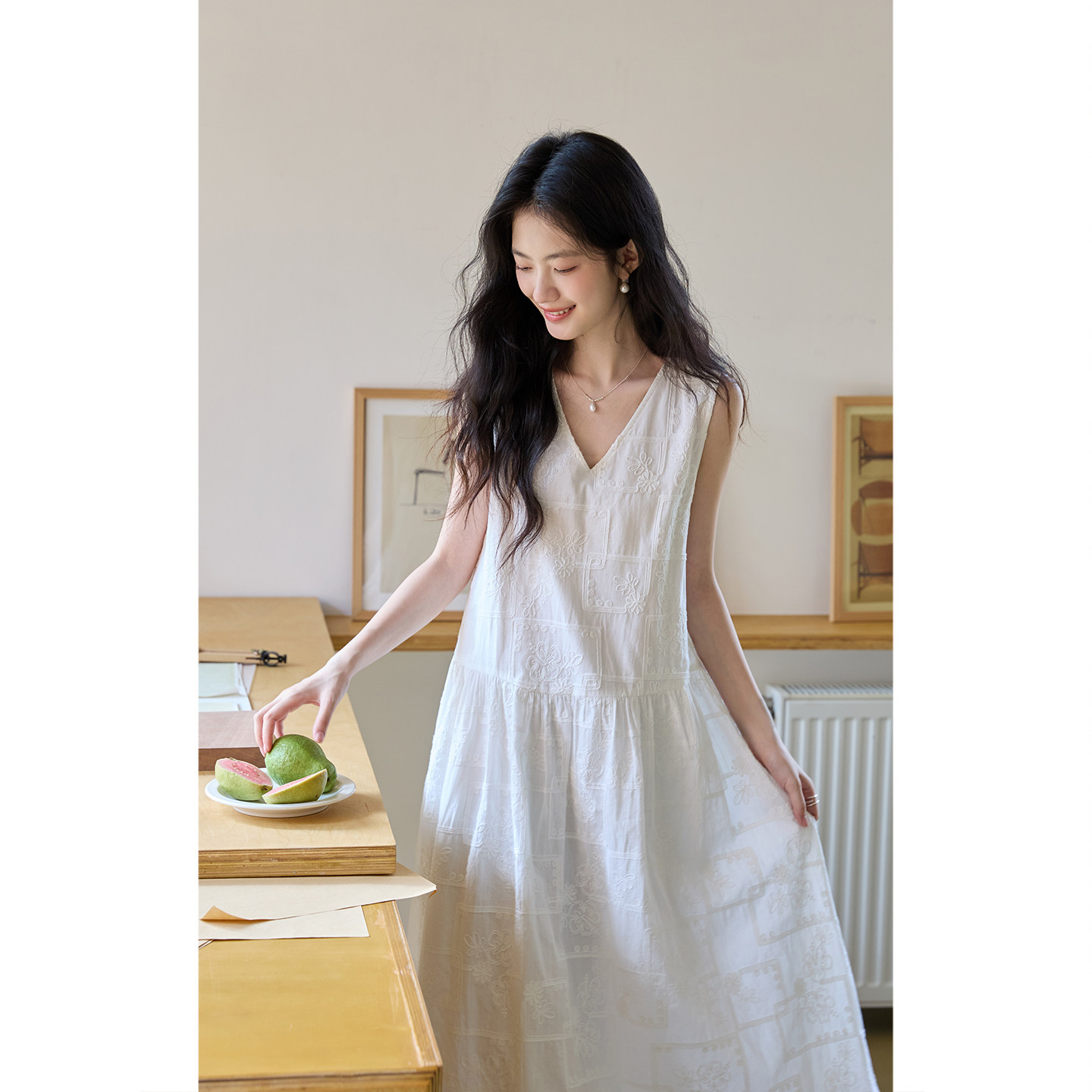 弥古白色连衣裙女高级感提花刺绣纯棉无袖背心裙2026新款夏季长裙