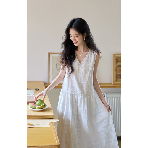 弥古白色连衣裙女高级感提花刺绣纯棉无袖背心裙v领新款夏季长裙