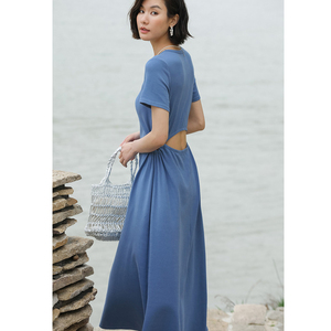 弥古蓝色t恤连衣裙女夏高级感露腰休闲针织长裙新款长款收腰裙子