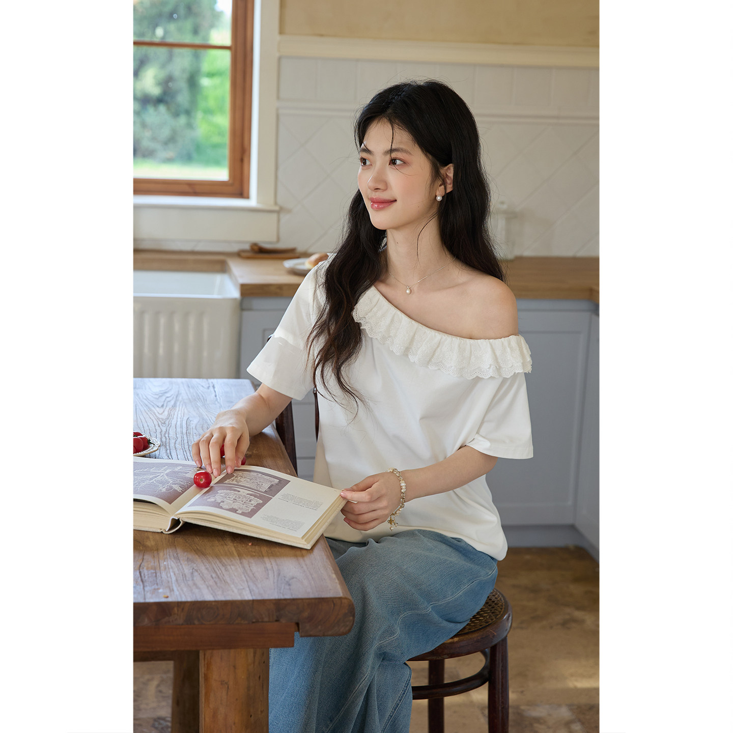 弥古白色法式荷叶边短袖t恤女2026夏季新款一字肩斜肩上衣高级感