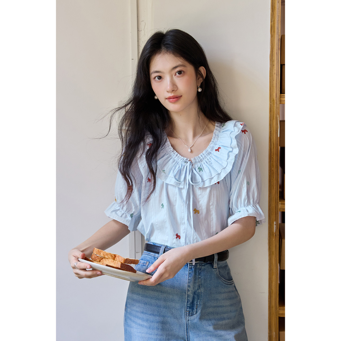 弥古蓝色条纹刺绣娃娃领衬衫女短袖设计感上衣2026夏季泡泡袖衬衣
