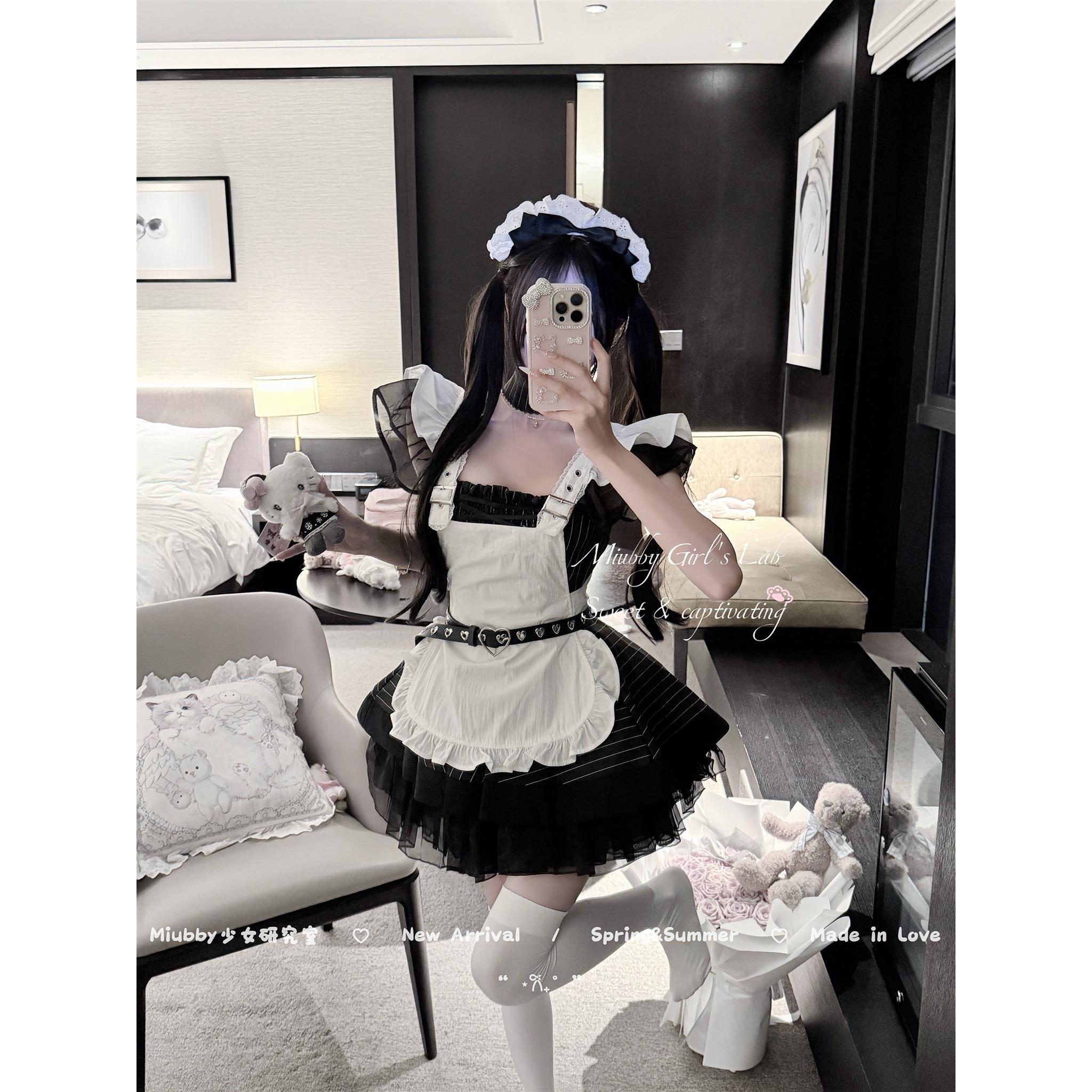 日系复古黑白条纹女仆Lolita裙