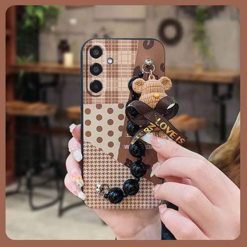 适用三星S24FE/SM-S721手机壳新款情侣小熊手链卡通奢华简约软壳