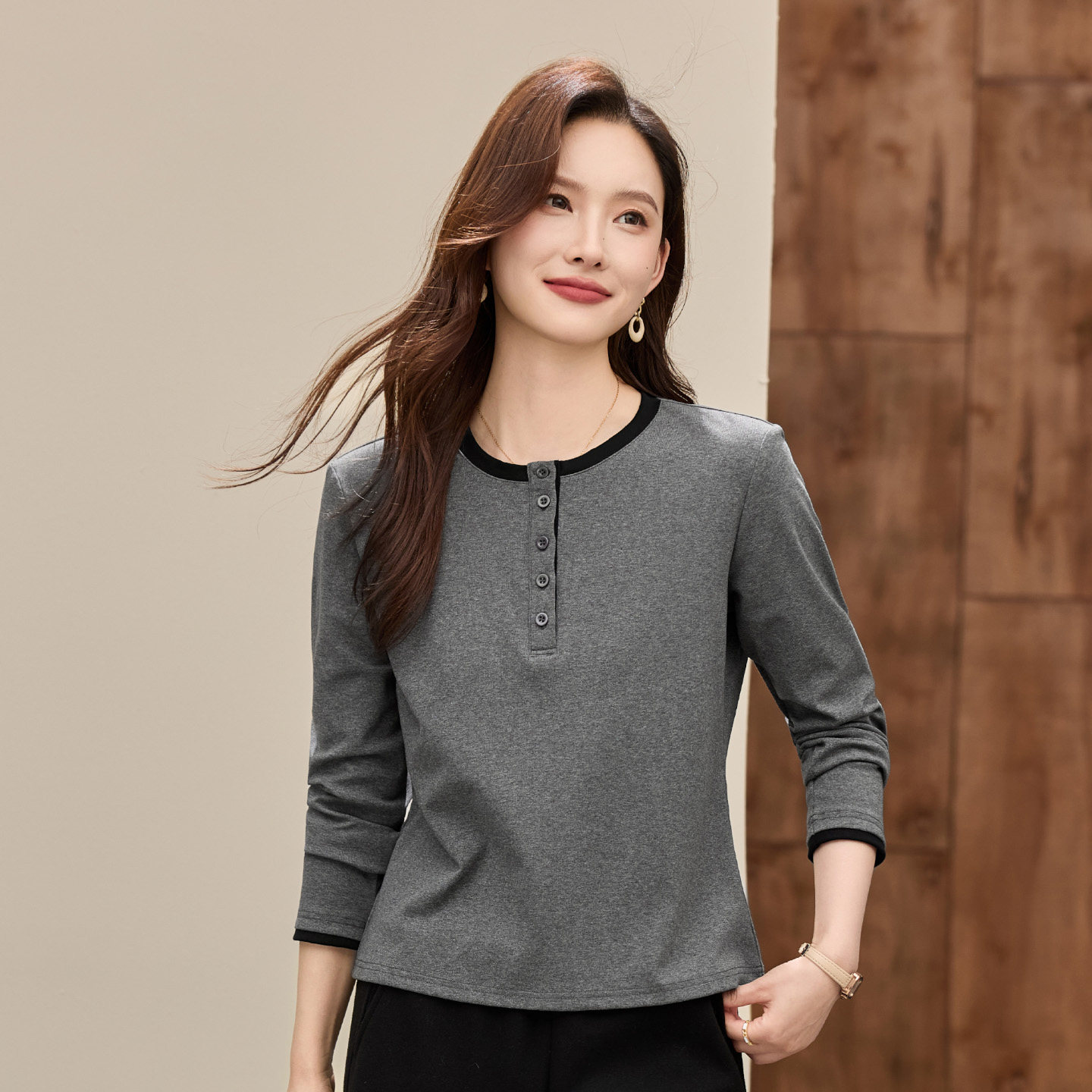 正肩打底衫内搭女2026新款春秋爆款洋气长袖t恤高级感可外穿上衣