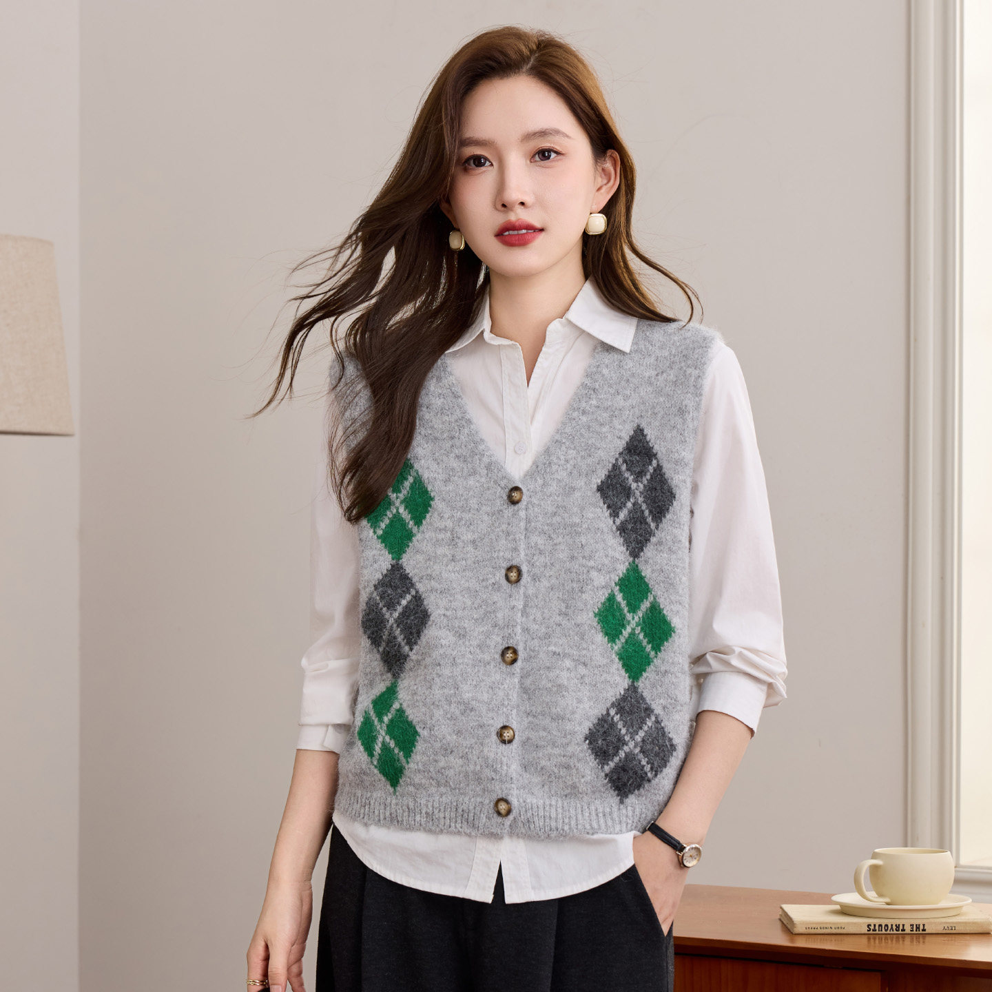 灰色针织马甲女款2025新款秋冬季爆款外穿背心小个子减龄开衫上衣