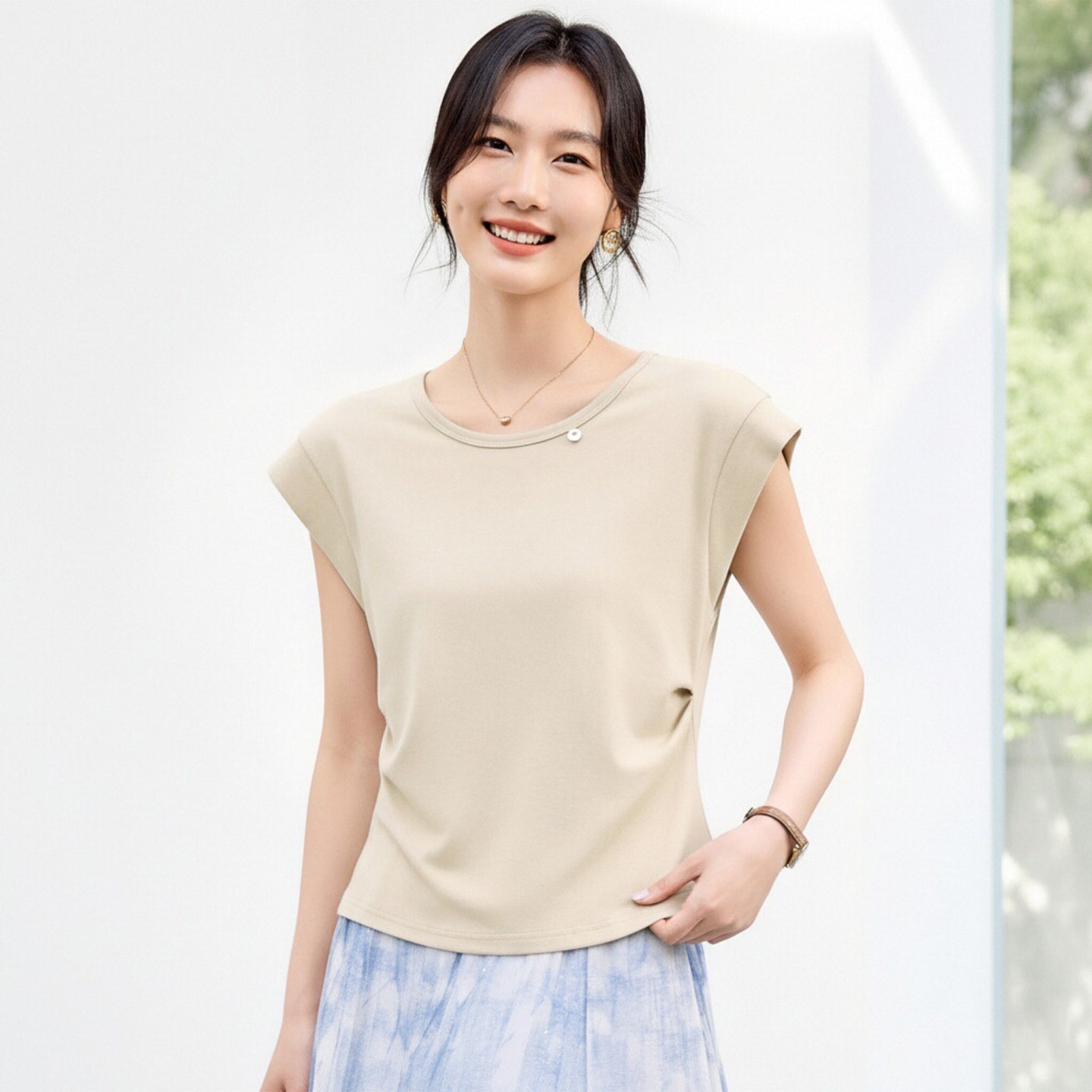 圆领短袖t恤女2026新款夏季爆款洋气减龄短款女装修身小飞袖上衣