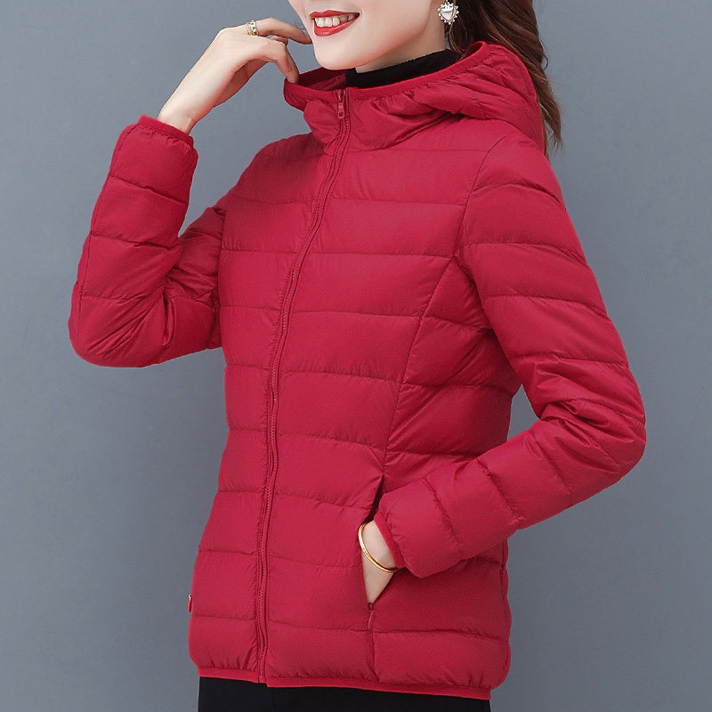 轻薄羽绒服女短款2025年新款冬季女装小个子中年妈妈红色连帽外套