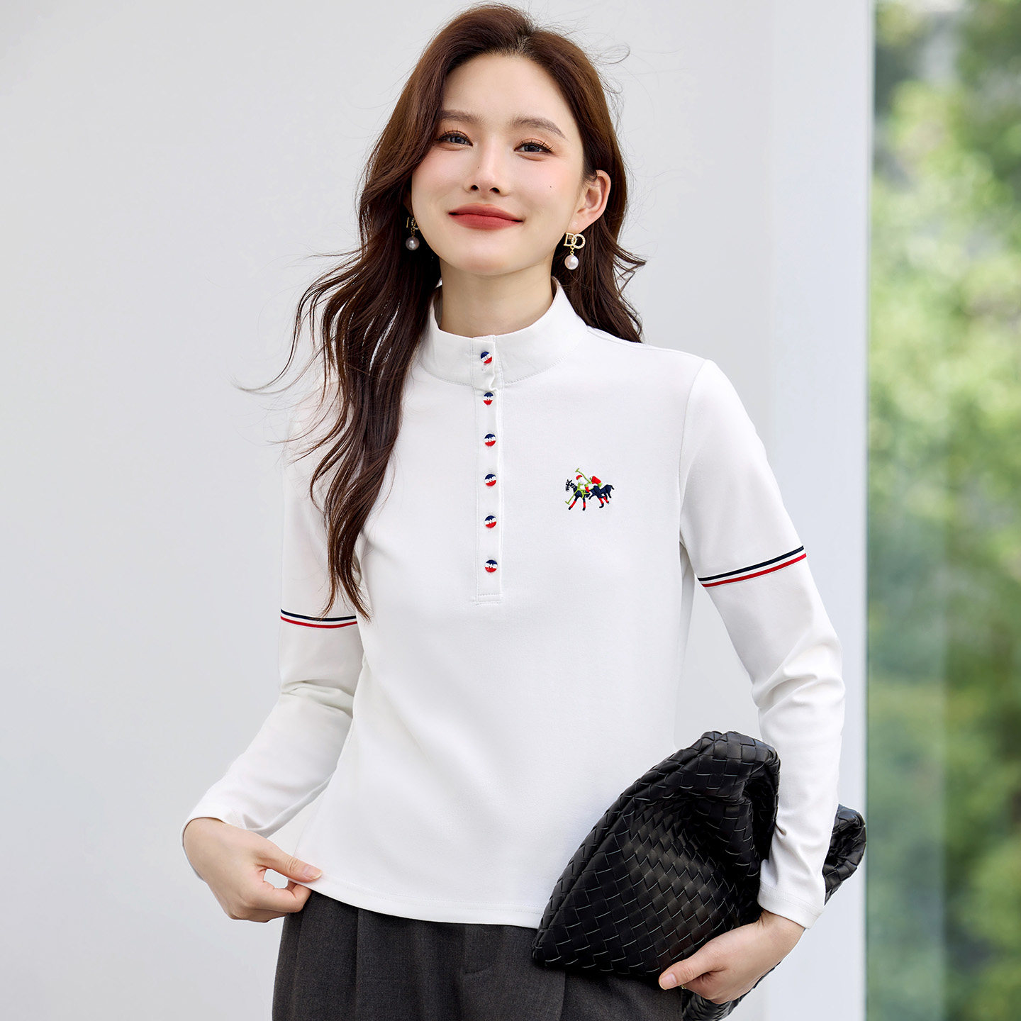 白色刺绣立领长袖T恤女2026新款春季显瘦正肩洋气内搭可外穿上衣