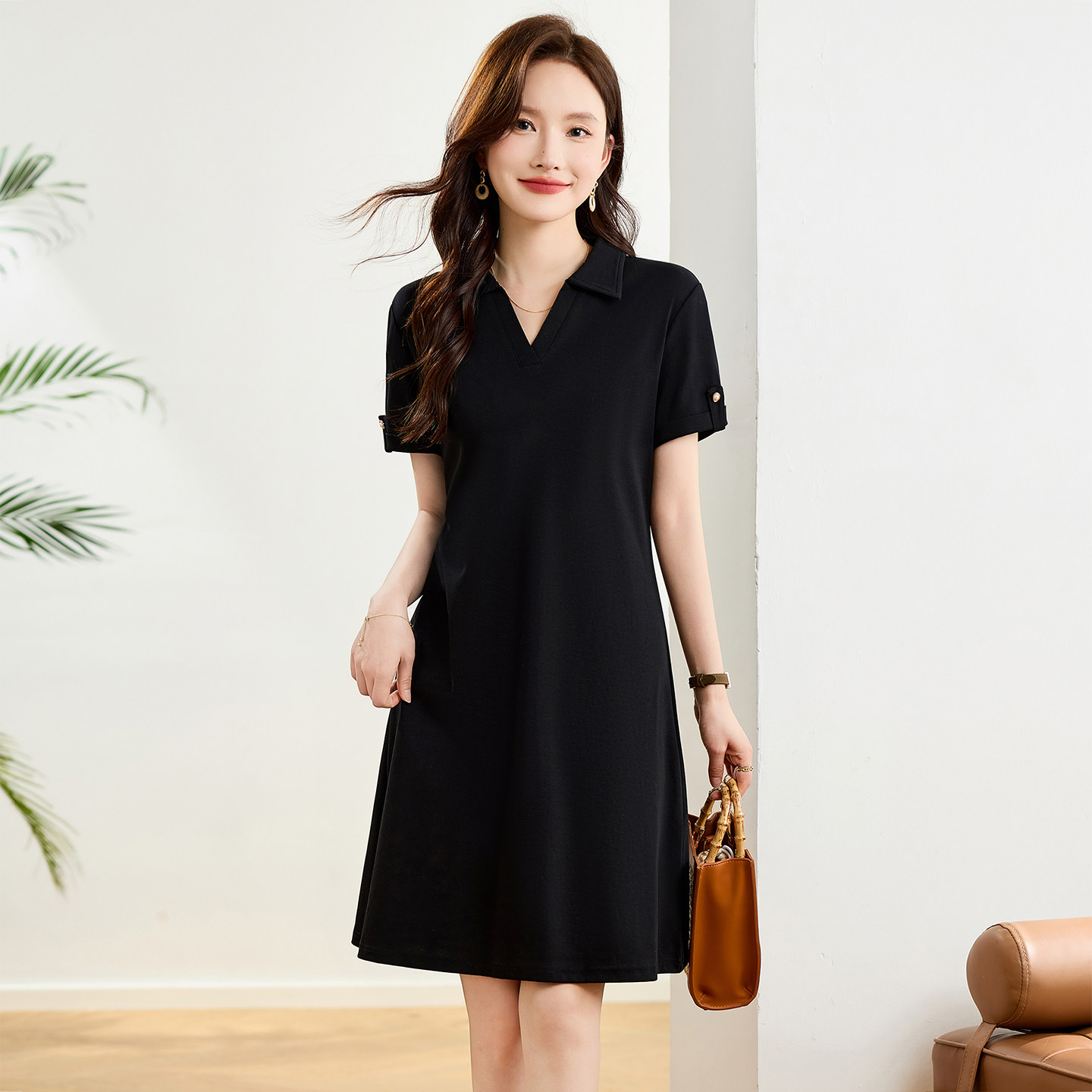 黑色正肩女士短袖连衣裙2026新款春夏翻领女装a字裙修身中长裙子