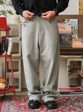 ACTIONS松树刺绣重磅弯刀卫裤美式宽松结构剪裁运动休闲长裤子男