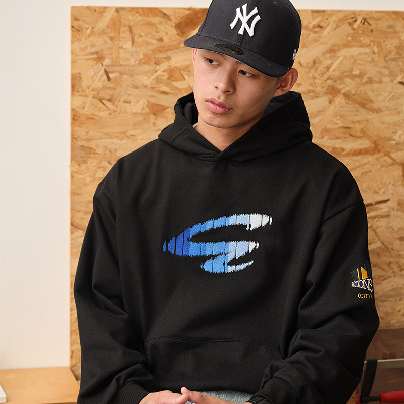 ACTIONS折射渐变A标刺绣卫衣