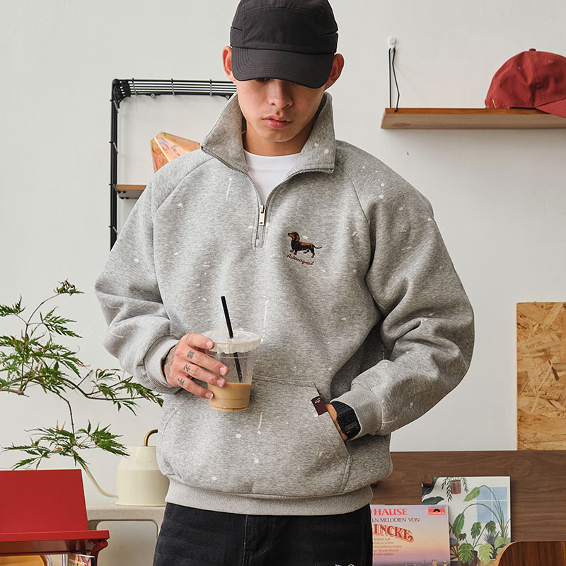 ACTIONS腊肠狗刺绣半拉连卫衣