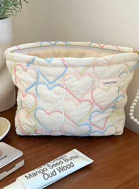 2026新款防水爱心化妆包大容量便携洗漱外出旅行收纳包可爱护肤品