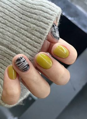 ElsaNail纯手工穿戴甲春日新款韩系欧尼简约果绿色系短款美甲显白