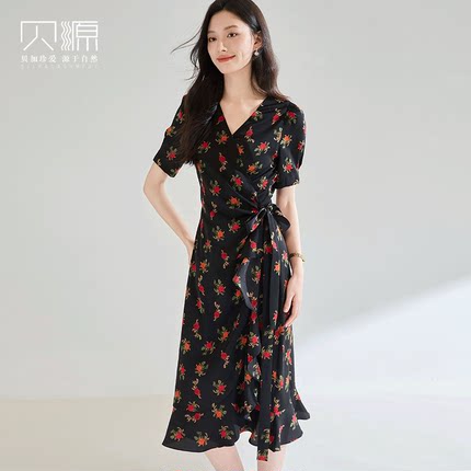 贝源时尚减龄玫瑰印花雪纺裹身裙2025新中长款短袖V领黑色连衣裙