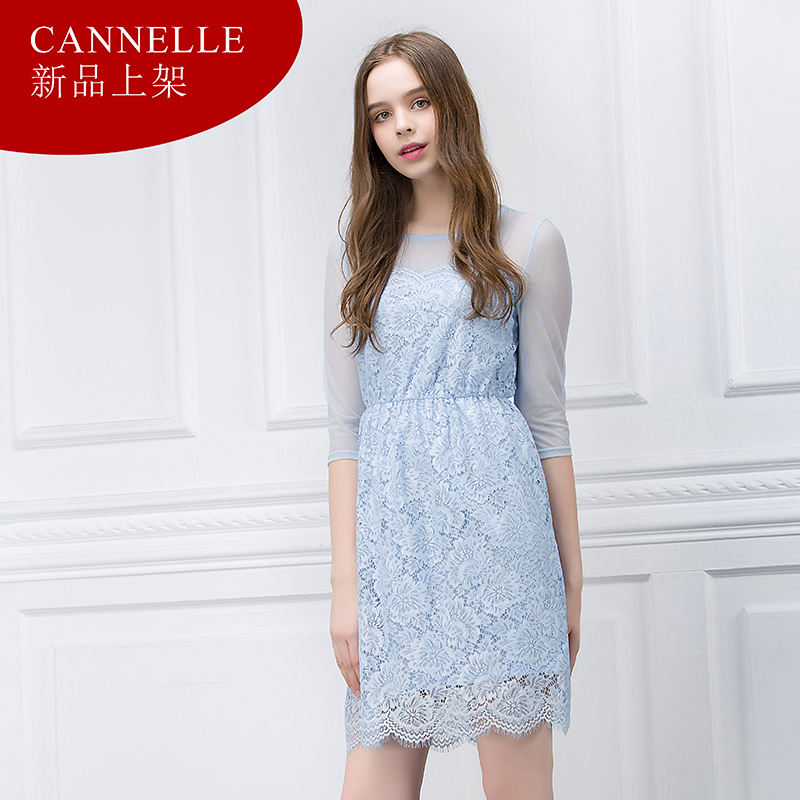 Cannelle圆领纯色蕾丝拼接连衣裙