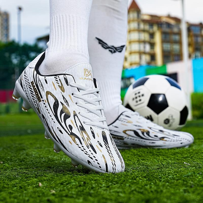 新品刺客足球鞋男碎钉tf儿童学生人草室内训练梅西ag钉白色运动鞋