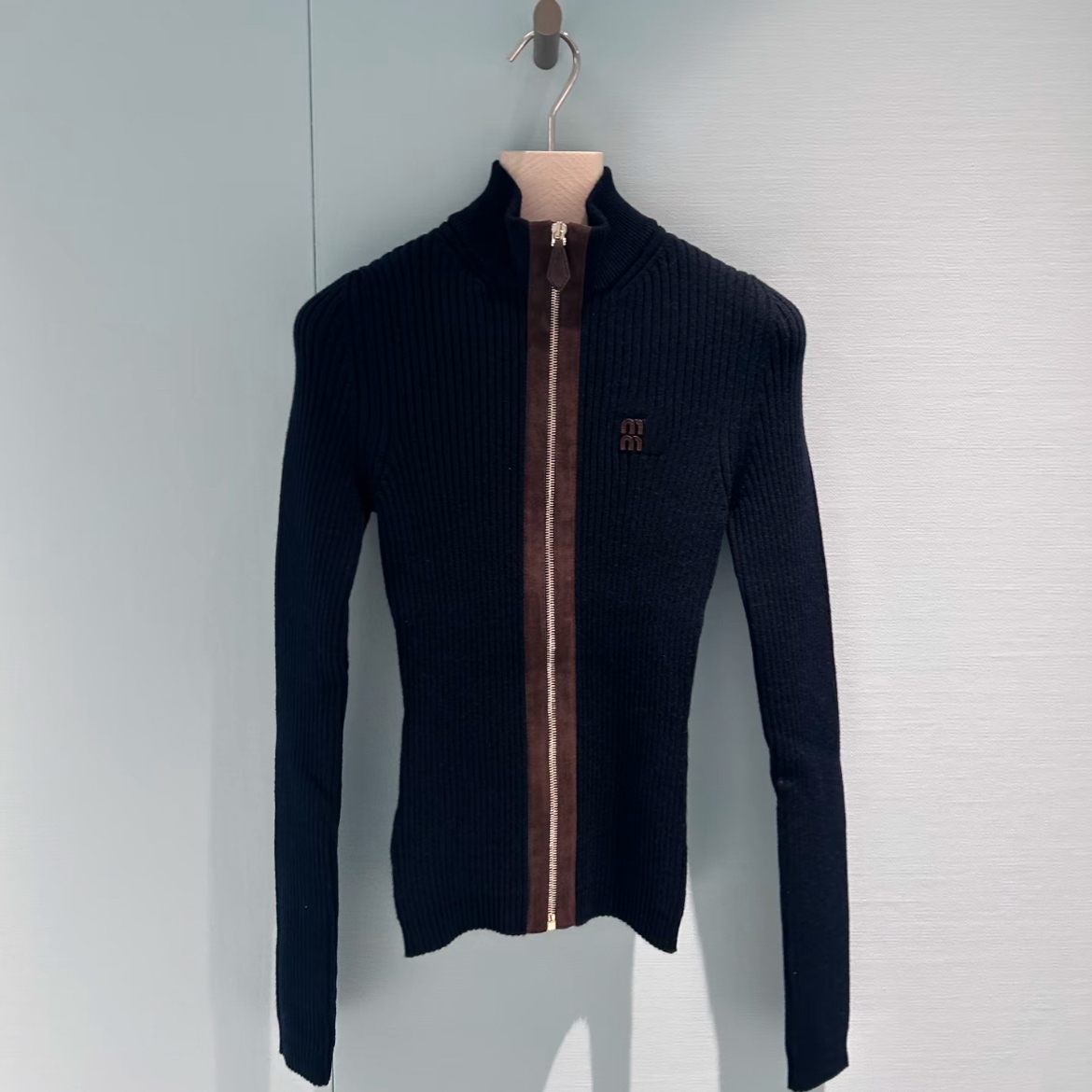 兔牙南油高定mm系穿搭风格26早春新款拉链开衫外套打底毛衣