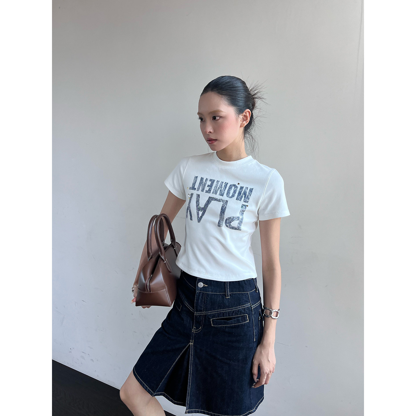 MOMENTPLAY休闲女士手绘印花T恤图片