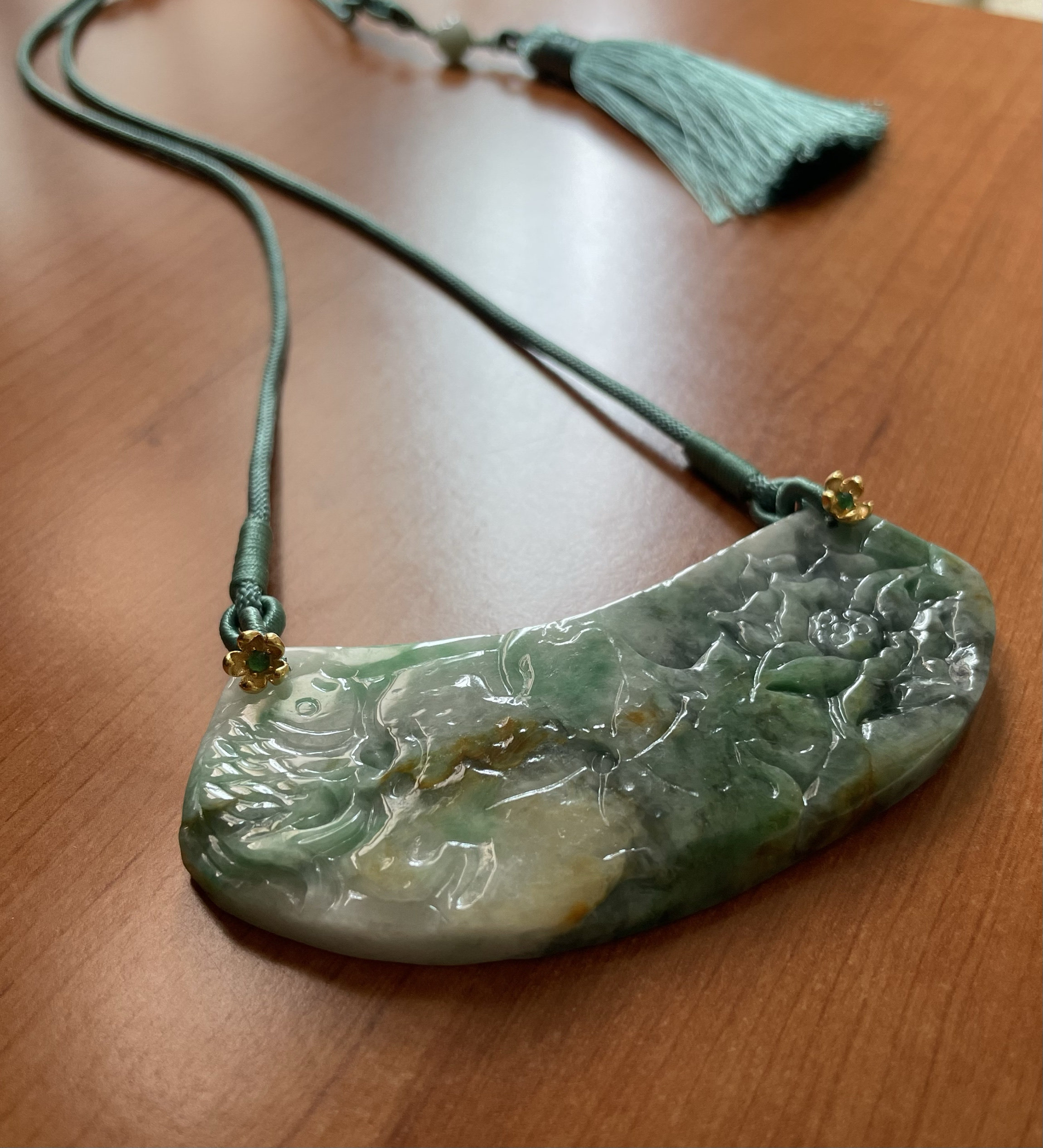 天然缅甸A货翡翠原石随形三色夏日荷塘古风挂件 精工雕刻