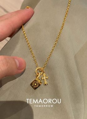 版型超正!中古跑环十字架实心骰子吊坠项链轻奢设计感锁骨链饰品