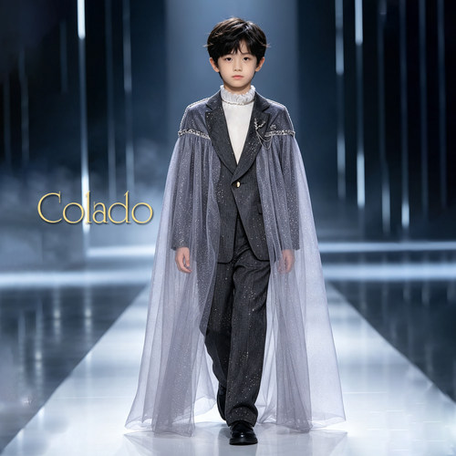 Colado男童灰色斗篷西装礼服