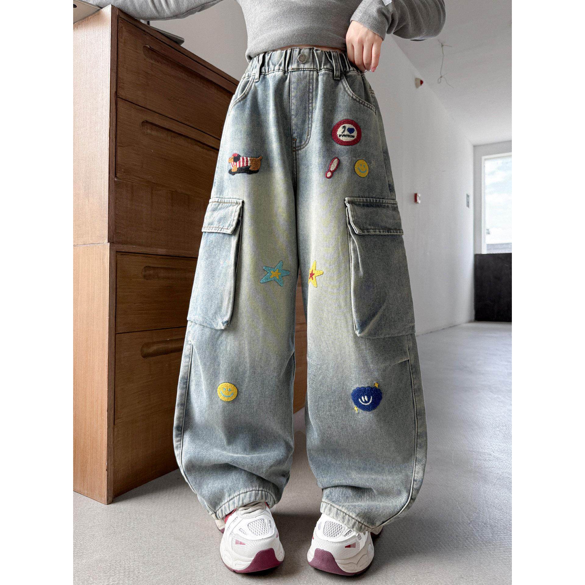 春秋2026女童新款洋气阔腿裤儿童女孩牛仔裤街舞刺绣子工装裤时髦