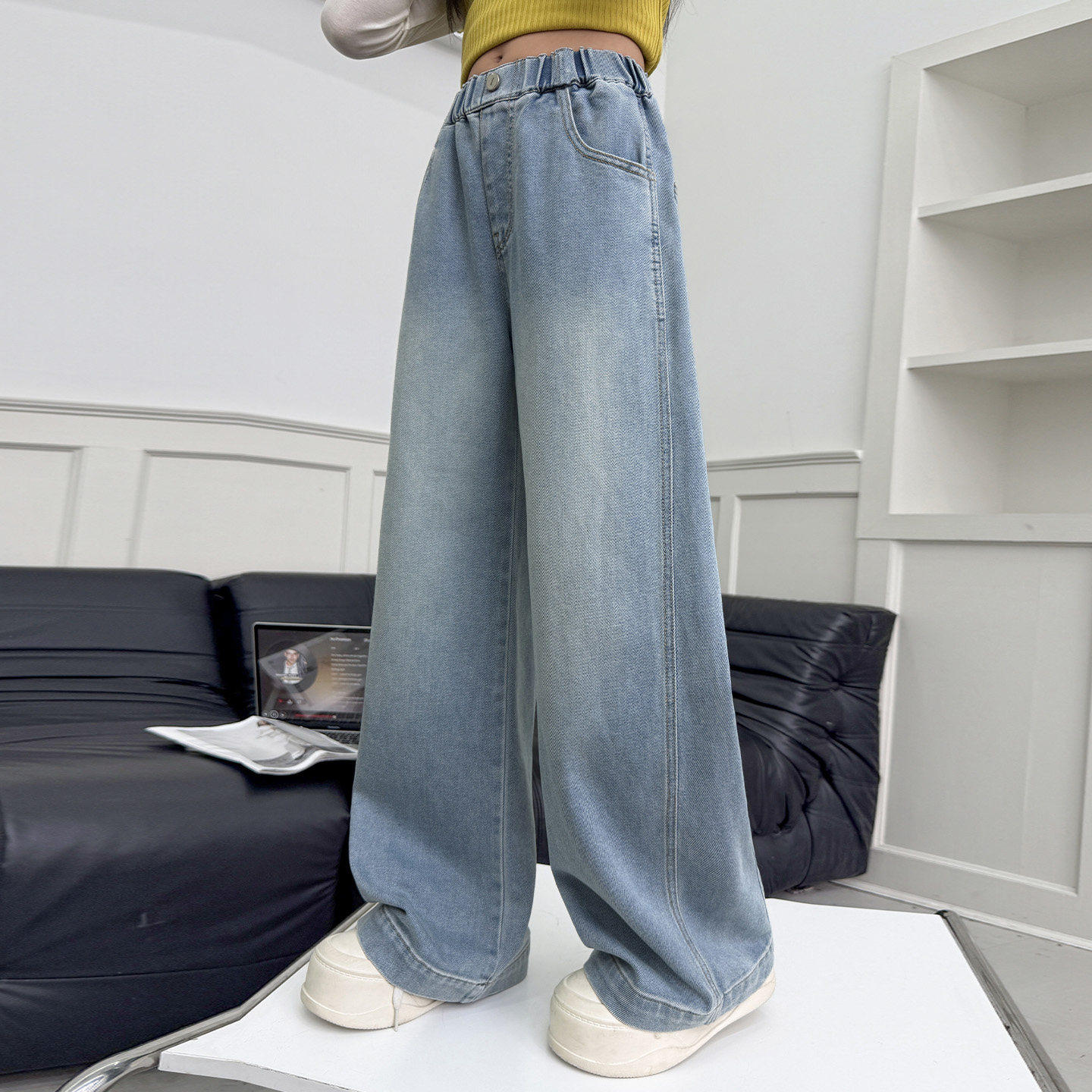 牛仔裤新款浅蓝色女孩儿阔腿直筒加长2026裤子女童春季初中生童装