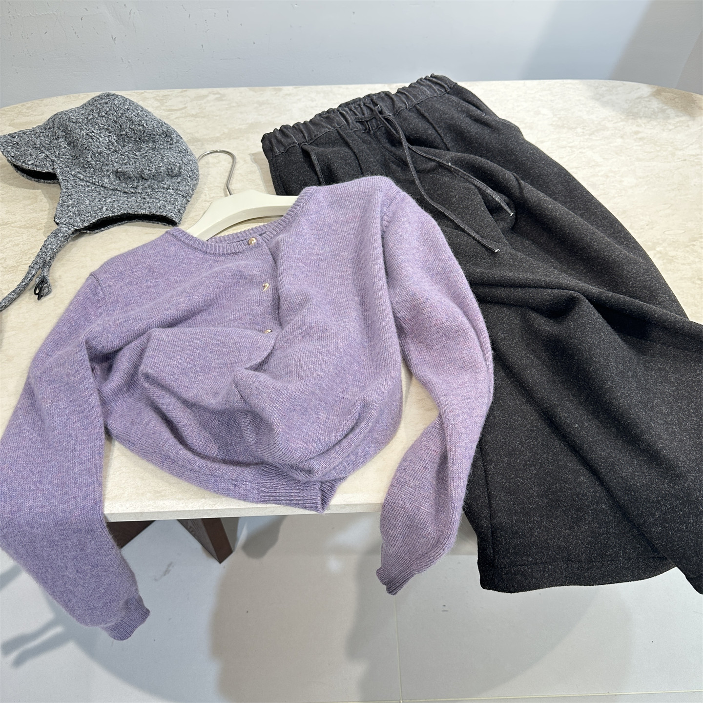 烟紫色精致可颂金扣浣熊针织开衫女秋冬叠穿内搭软糯宽松上衣外搭