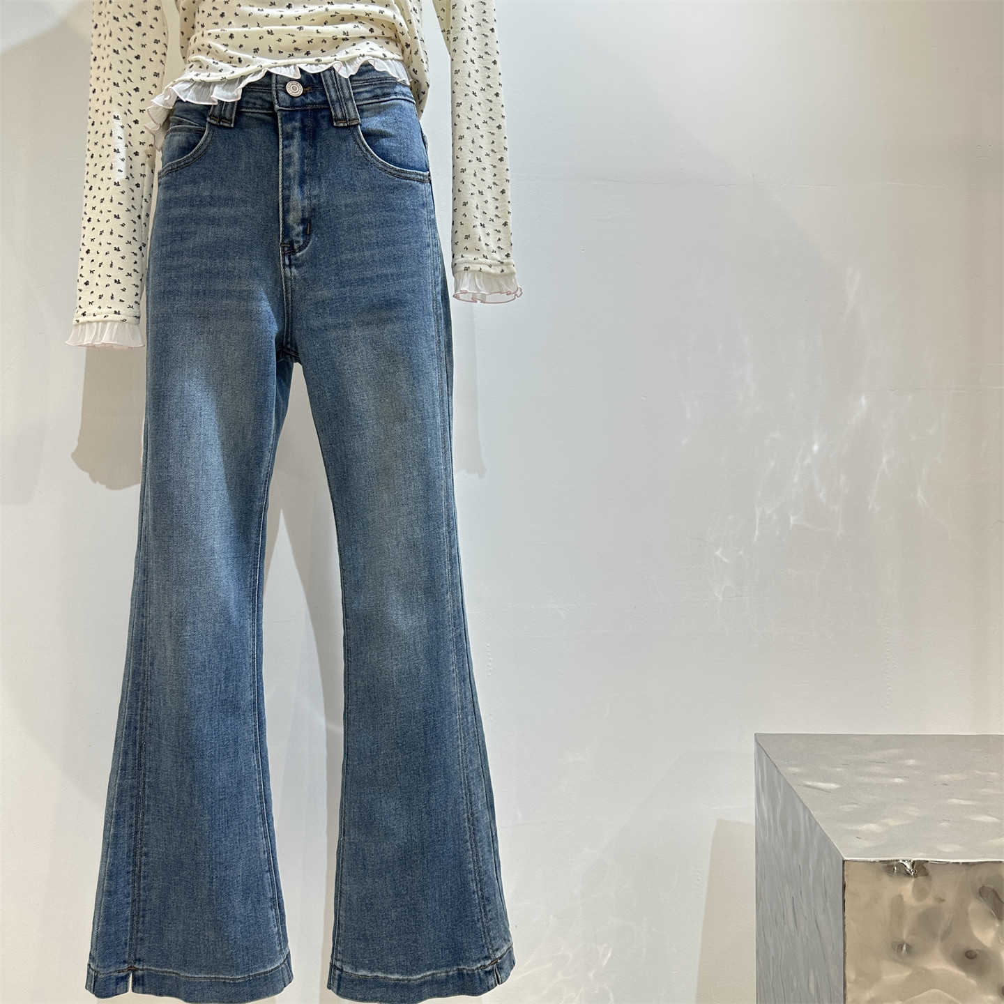 高腰显瘦大长腿微喇牛仔裤26春新款复古蓝色微弹修身百搭喇叭长裤,女装/女士精品,牛仔裤,淘宝优惠券,粉丝福利购,淘宝优惠卷