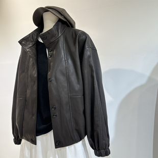 复古棕色仿绵羊皮皮衣外套女2026年早春新款 下摆松紧软皮pu短夹克