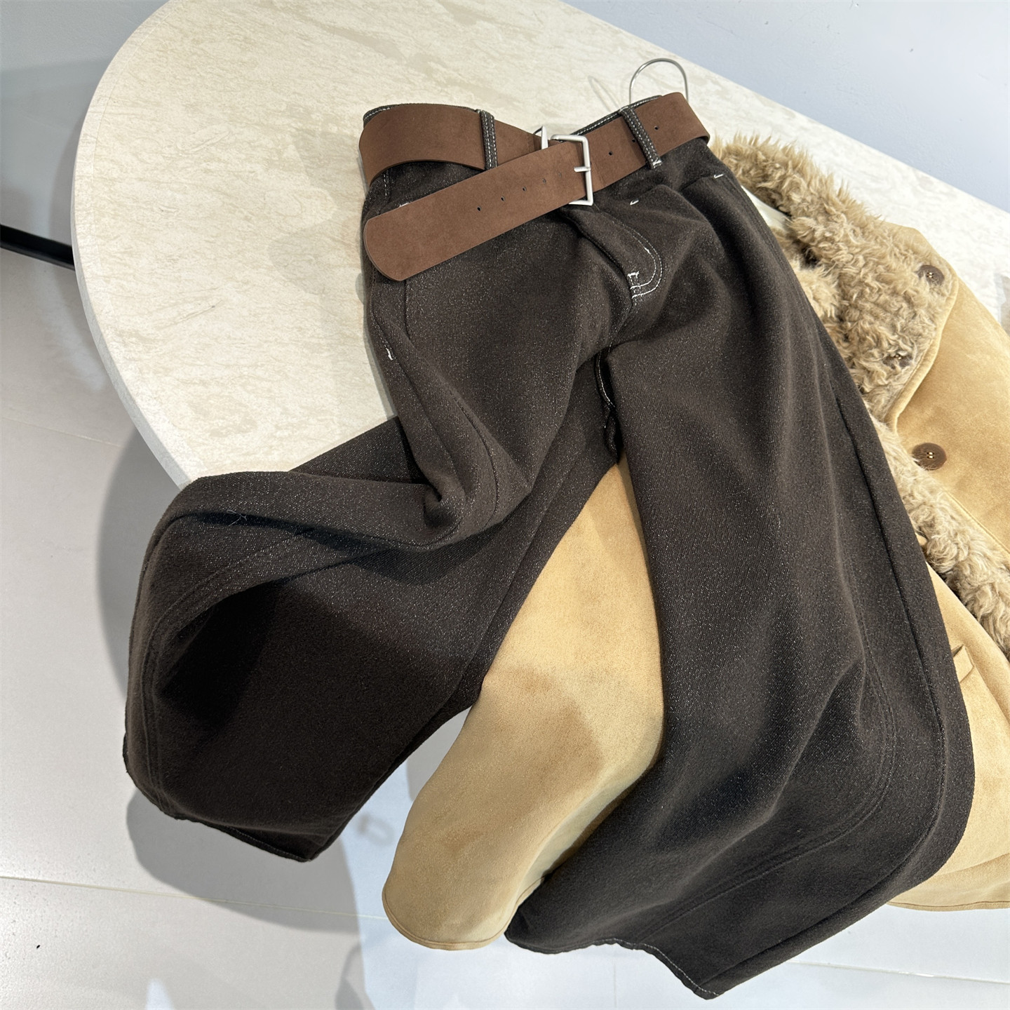 咖色满天星植绒牛仔裤女2025秋冬新款高腰显瘦百搭阔腿弯刀裤长裤