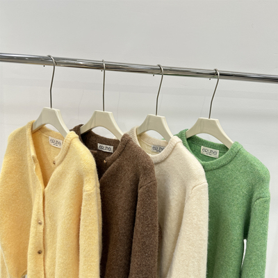 羊毛混纺复古圆领系扣针织开衫外套内搭叠穿软糯绿色毛衣秋冬新款