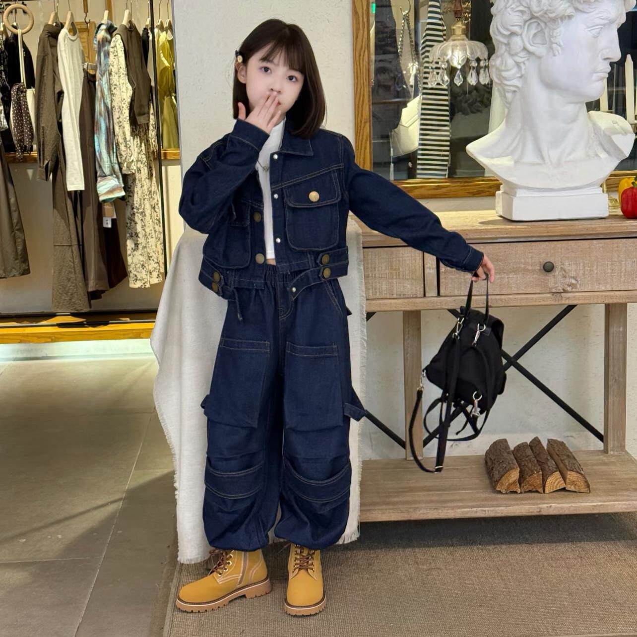 休闲儿童风女童牛仔套装长裤潮酷穿外套搭春秋装新款2026工装秋装