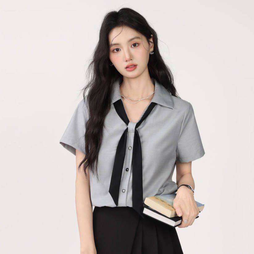 百搭夏季新款灰色v领短袖衬衫女学院风设计感上衣简约气质洋气ins
