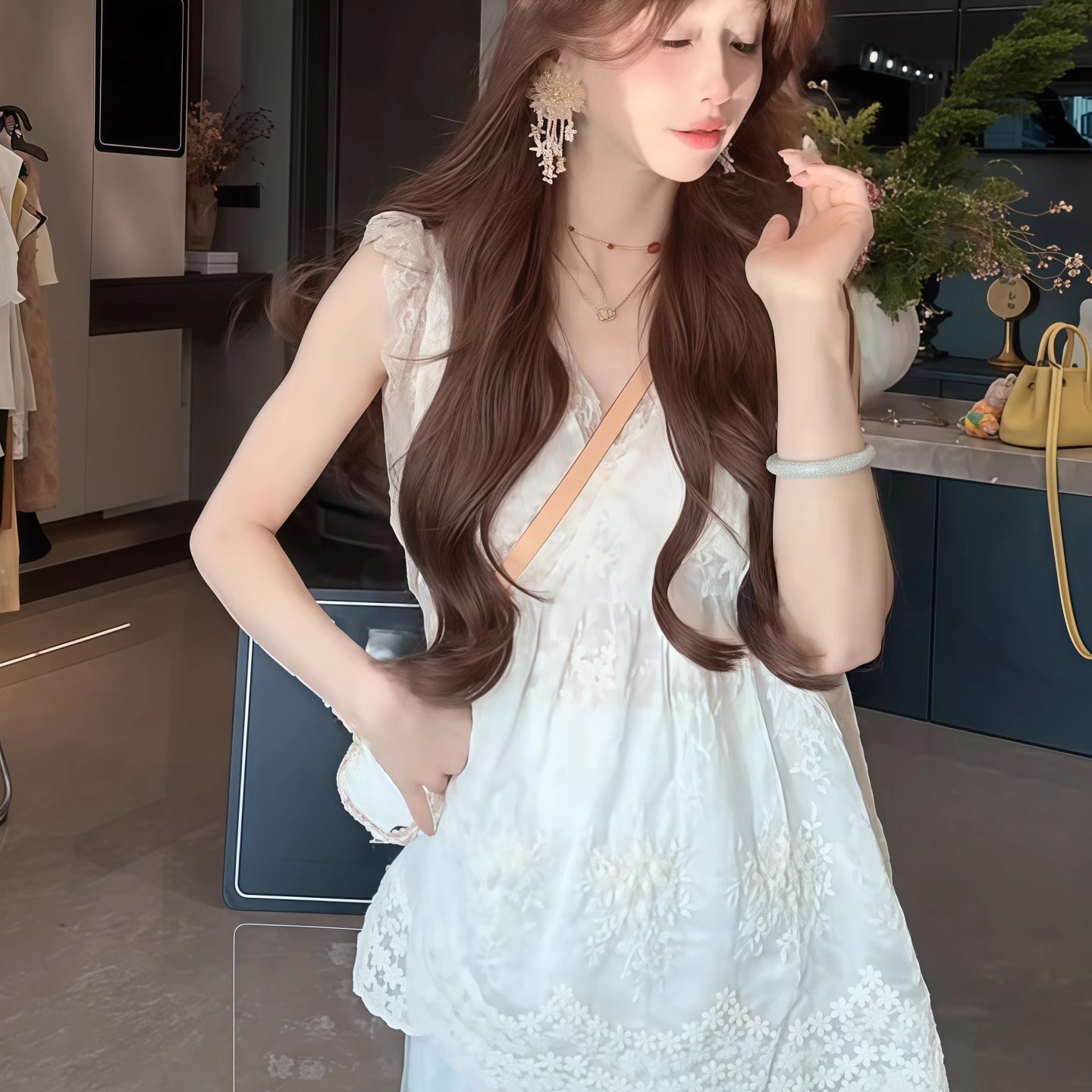 甜美公主风V领蕾丝花边无袖衬衫女2025新款夏季温柔精致漂亮上衣