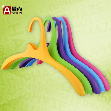 爱尚加长款彩虹轻便无痕衣架塑料防滑宽肩衬衫西服撑晾衣架不起包