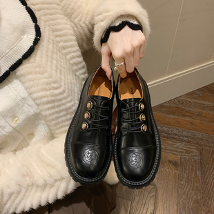 惠东县平山光明城鞋厂葡萄妈同款 赫本风复古厚底粗跟刺绣乐福鞋