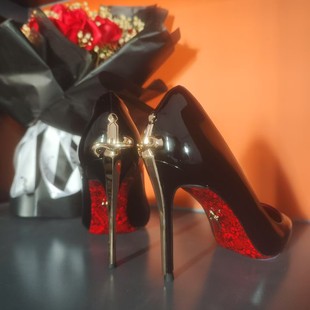 惠东县黄埠腾琦鞋厂金属权杖高跟细跟不累脚真皮印花红底尖头女鞋