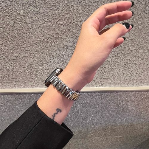 适用apple watch9表带苹果手表简约金属蝴蝶扣iwatch8/s7/6/SE不锈钢女生细款41/45mm夏天透气时尚小众不规规