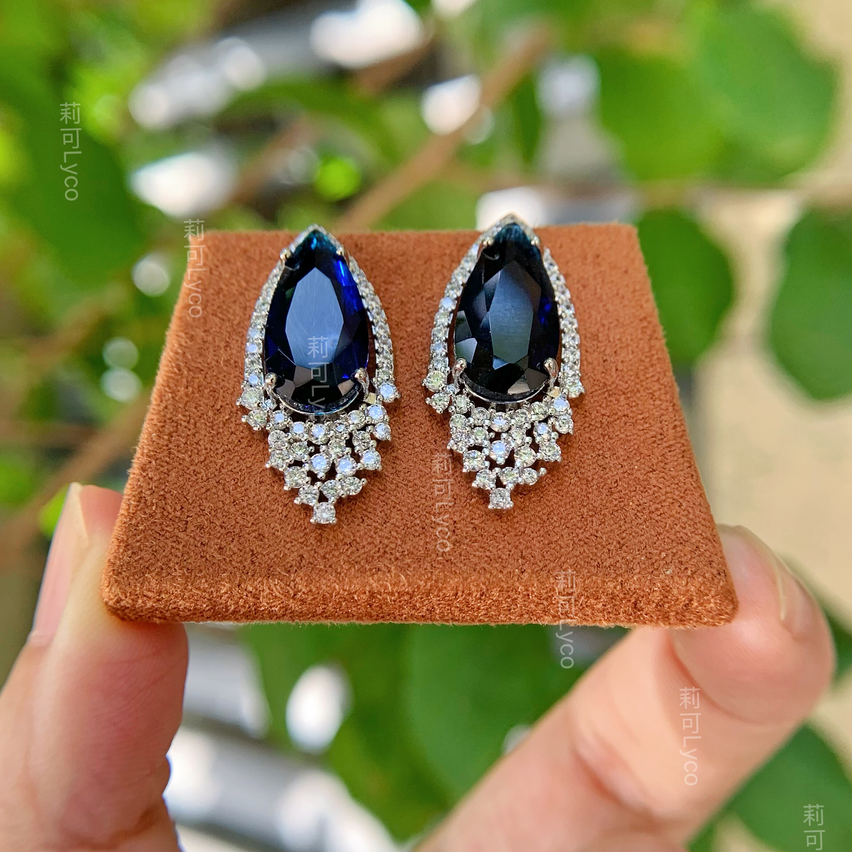 电镀18K金高保色精工微镶经典老钱人工蓝宝石长款宴会耳钉耳环