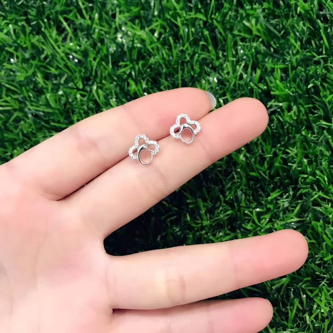 925纯银四叶草耳钉女气质韩国森系耳环简约个性迷你创意不过敏