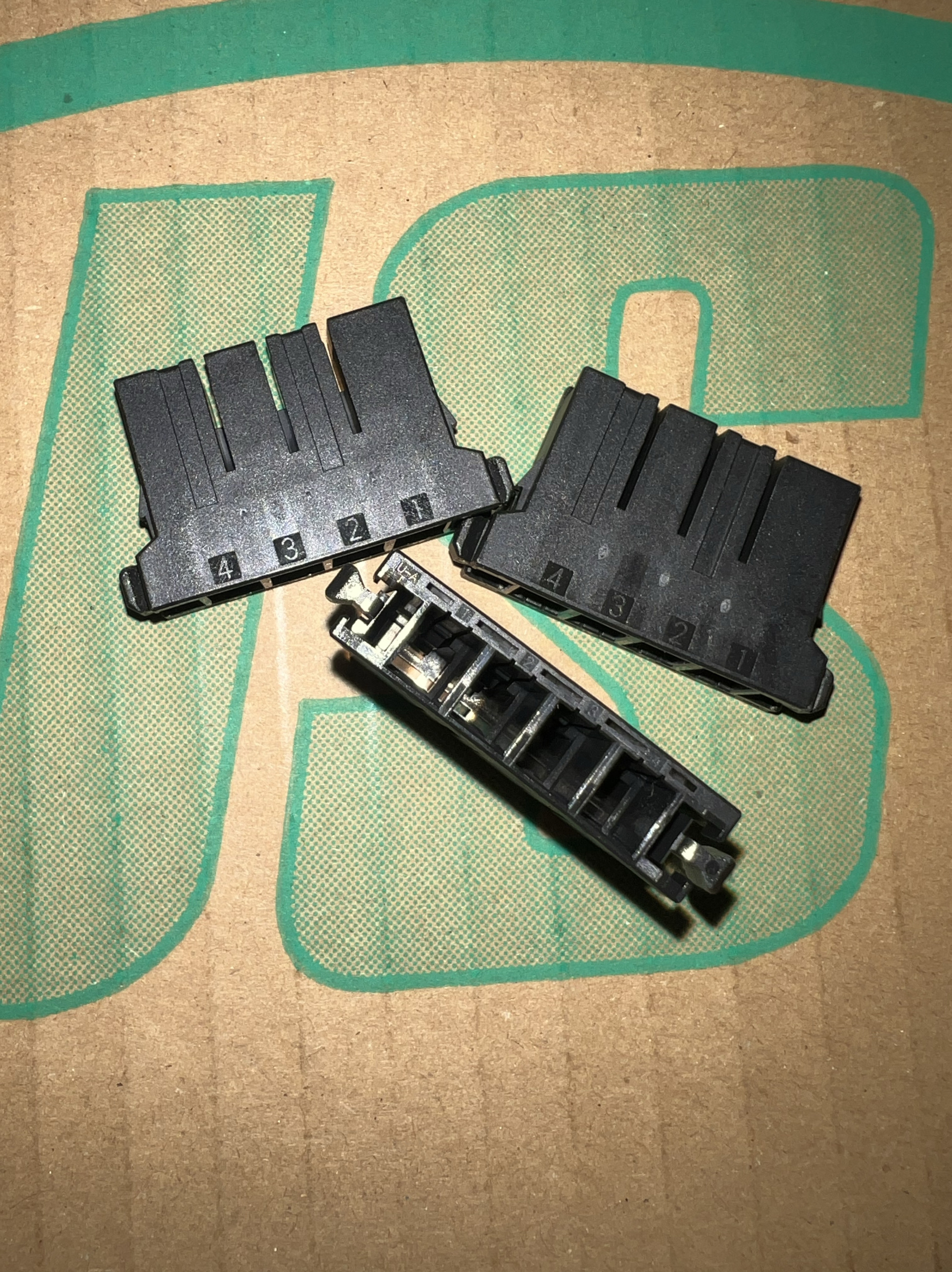 J43FSS-04V-KX 原装正品JST连接器4P塑壳 现货 1个起订
