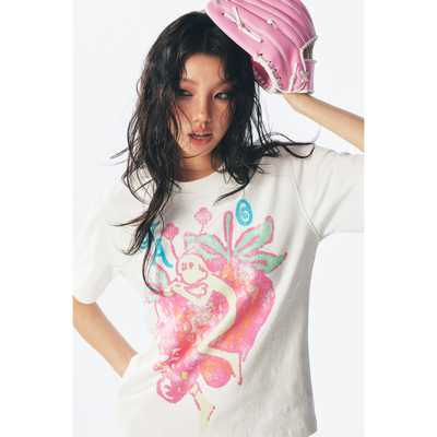 药九玖柒 “草莓仙子”休闲印花修身正肩T恤圆领短袖/1997邮政局