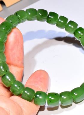 新疆的猫JJ25060411 22.3克，约7-8mm高冰油亮碧玉直切手串