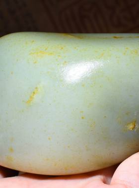 新疆的猫 313.1克一把抓熟糯细润靓色高青白玉大气把件籽CD01