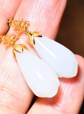 新疆的猫JJ010611  5.1克老料羊脂白玉俄料18k金镶玉耳坠