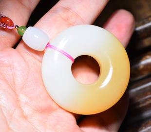 24.0克 9mm油润且末糖白玉浑圆乾坤圈 猫JJ120313 新疆